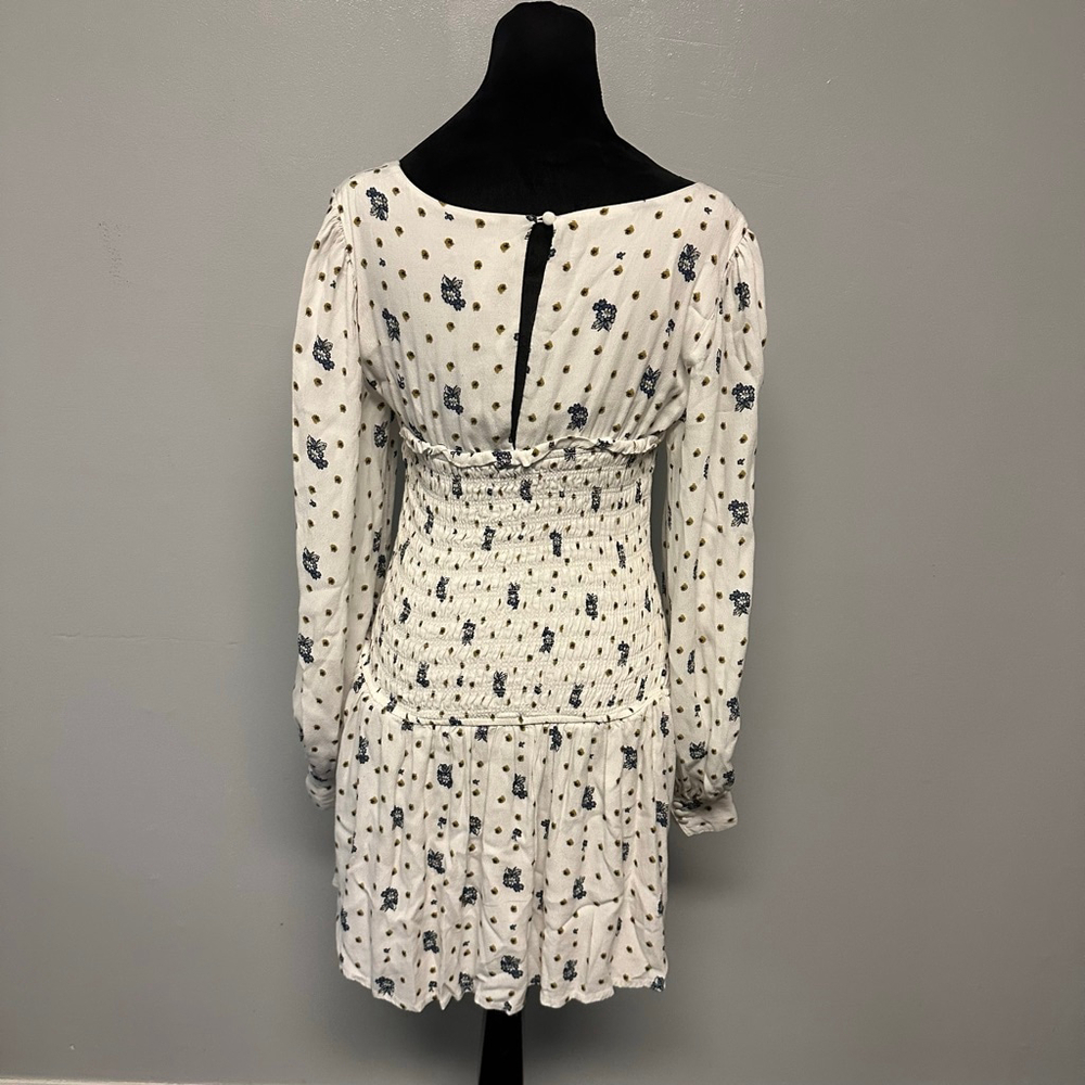 Free People Petite White Blue Floral Smocked Mini Dress XSP babydoll peasant - Picture 4 of 9